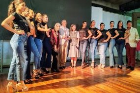 Municipio de Antofagasta premia a actores culturales y emblemático colegio
