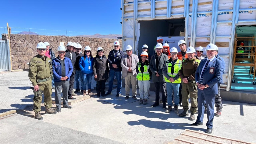 Consejeros regionales visitan Ollagüe para conocer trabajos de construcción de la nueva tenencia de Carabineros