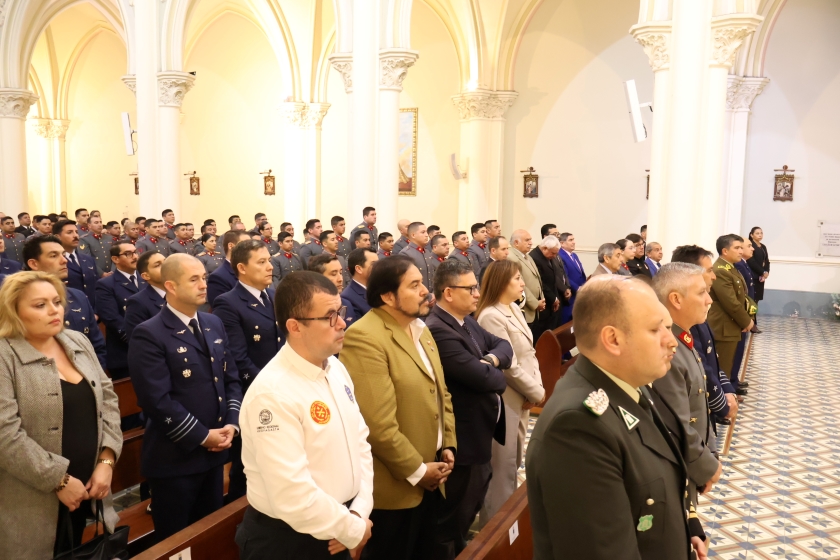 CONSEJERA YASNA MENESES PRESENTE EN MISA DE LAS FF.AA. EN HONOR A LA VIRGEN DEL CARMEN