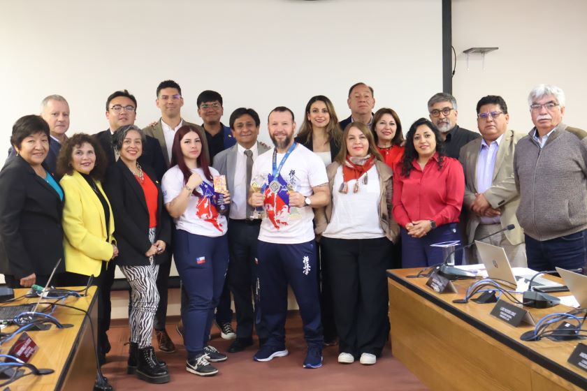 Víctor Collao agradece apoyo del CORE tras histórico logro de karatekas antofagastinos en Rusia Víctor Collao agradece apoyo del CORE tras histórico logro de karatekas antofagastinos en Rusia