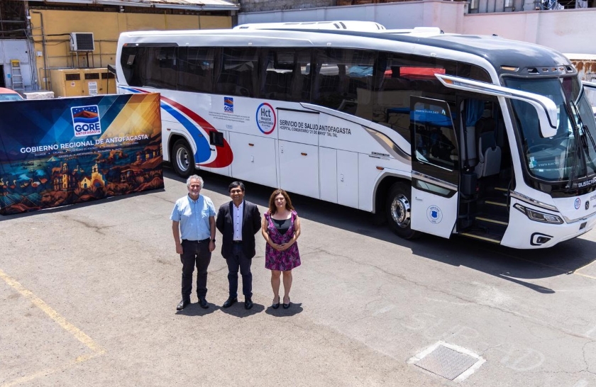 Salto en calidad de atención: Hospital “21 de Mayo” de Taltal estrena moderno bus financiado por el CORE