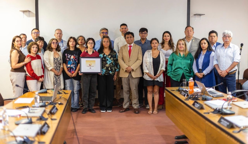 Hija de Marko Franasovic en homenaje póstumo del CORE: “Nos ayuda a proyectar nuestros esfuerzos por visibilizar su obra, historia y legado”